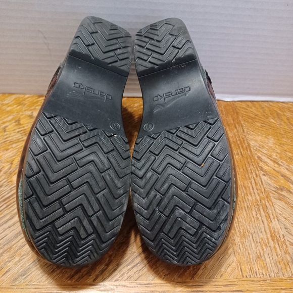 Dansko Black And Pink Leopard/cheetah Print Clogs Size 39. Gently used in good c - Picture 8 of 9